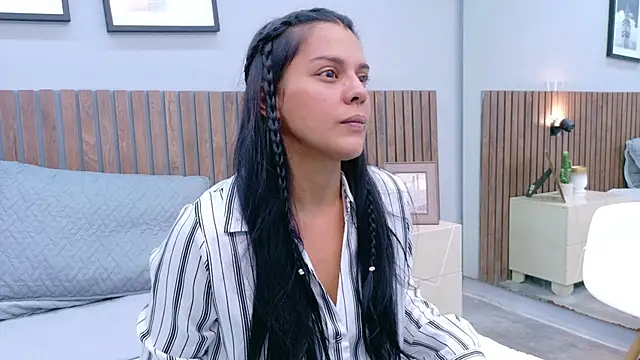 Mia Bellefort online show from March 2026 08:23:02 PM