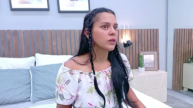 Mia Bellefort online show from March 2026 07:54:02 PM