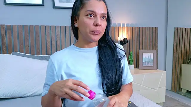 Mia Bellefort online show from February 2026 08:11:02 PM