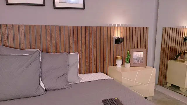 Mia Bellefort online show from April 2026 08:34:01 PM