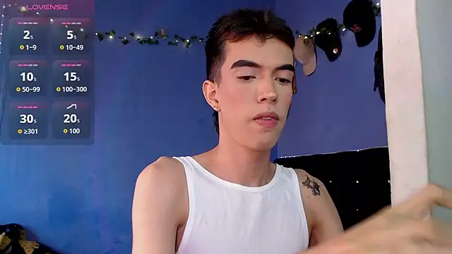 Juan Gomezz26 online show from June 2026 07:59:02 PM