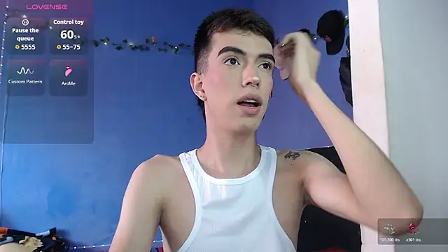 Juan Gomezz26 online show from June 2026 08:14:02 PM