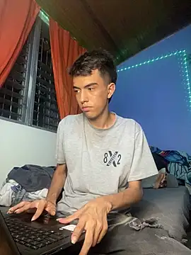 Juan Gomezz26 online show from April 2026 12:17:01 AM