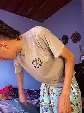 Juan Gomezz26 online show from April 2026 08:27:01 PM