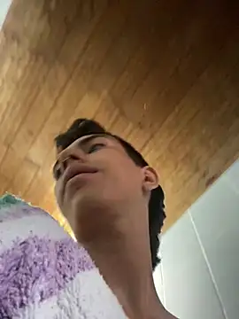 Juan Gomezz26 online show from April 2026 09:01:02 PM