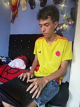 Juan Gomezz26 online show from March 2026 10:40:01 PM