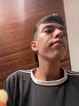 Juan Gomezz26 online show from March 2026 08:21:02 PM