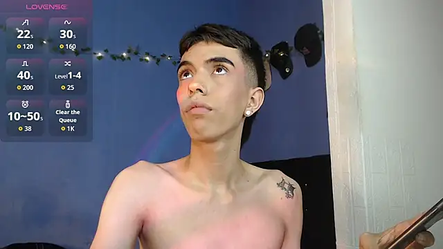 Juan Gomezz26 online show from June 2026 11:43:01 PM