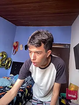 Juan Gomezz26 online show from December 2025 06:52:01 PM