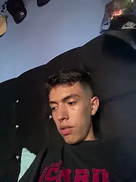 Juan Gomezz26 online show from April 2026 10:27:01 PM