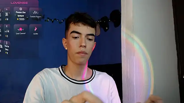 Juan Gomezz26 online show from June 2026 11:02:01 PM
