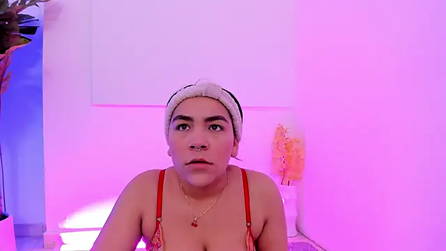 Snapshot of Sophie-dallas chatting on December 2025 12:55:01 PM Sophie-dallas online show from December 2025 12:55:01 PM