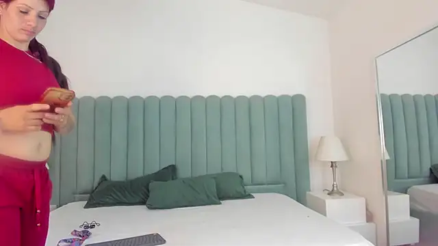 Scarlett  Noir online show from April 2026 07:18:01 PM