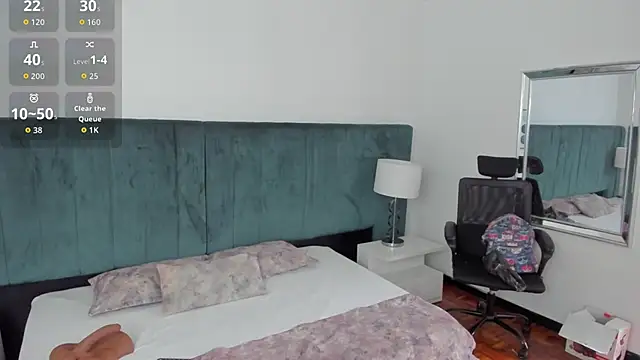 Scarlett  Noir online show from April 2026 08:21:01 PM