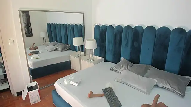 Scarlett  Noir online show from April 2026 06:57:01 PM