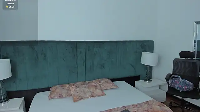 Scarlett  Noir online show from March 2026 10:33:01 PM