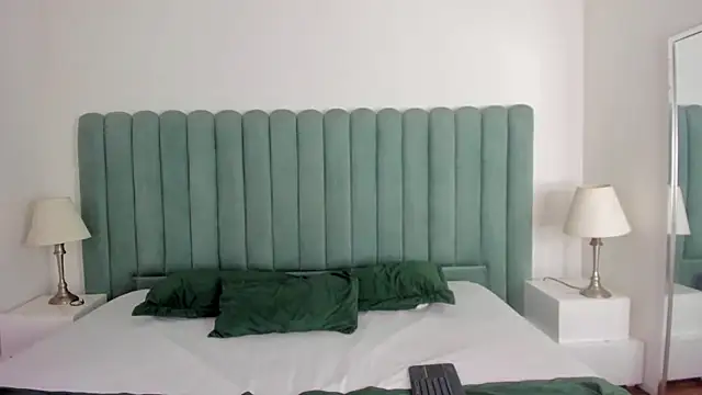 Scarlett  Noir online show from April 2026 09:06:01 PM