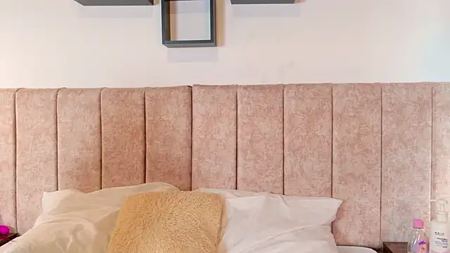 Zoehot 11 online show from March 2026 02:22:01 PM