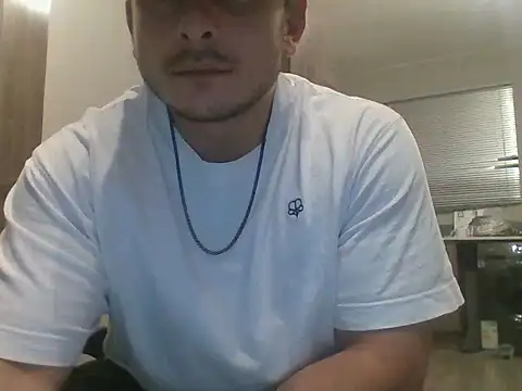 Snapshot of Marcelopret chatting on December 2025 03:11:01 AM Marcelopret online show from December 2025 03:11:01 AM