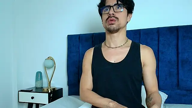 Ethan Briggs online show from December 2025 05:21:02 AM