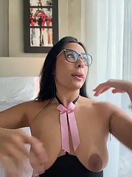 ValeriaTorress  online show from April 2026 09:39:33 PM