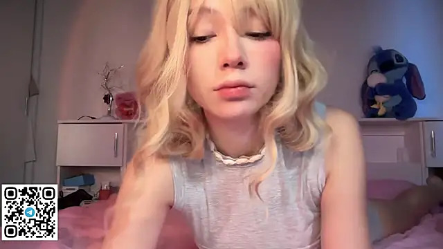 Mayal1na online show from December 2025 05:01:02 AM