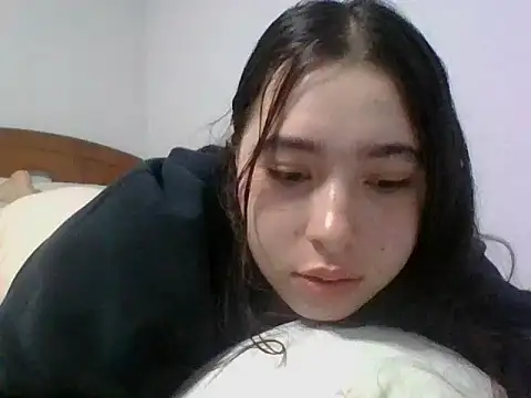 Snapshot of Anni_00001 chatting on December 2025 11:49:02 AM Anni 00001 online show from December 2025 11:49:02 AM