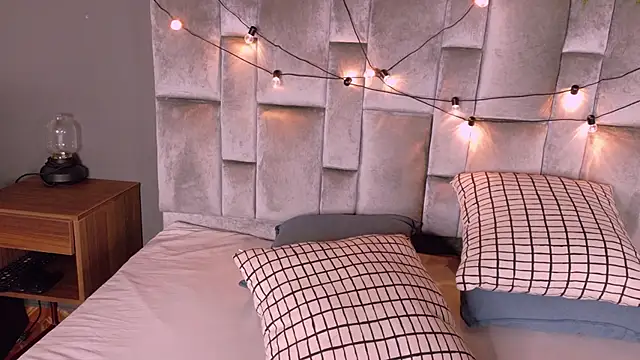 Miia Anderson online show from March 2026 12:28:02 PM