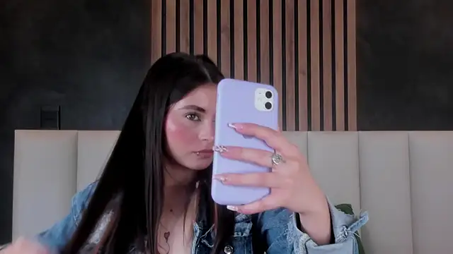 Miia Anderson online show from April 2026 12:18:02 PM