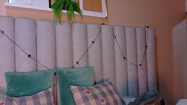 Miia Anderson online show from March 2026 12:38:01 PM