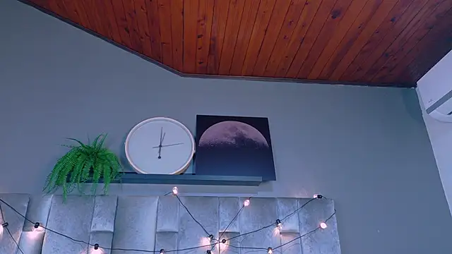 Miia Anderson online show from March 2026 12:10:02 PM