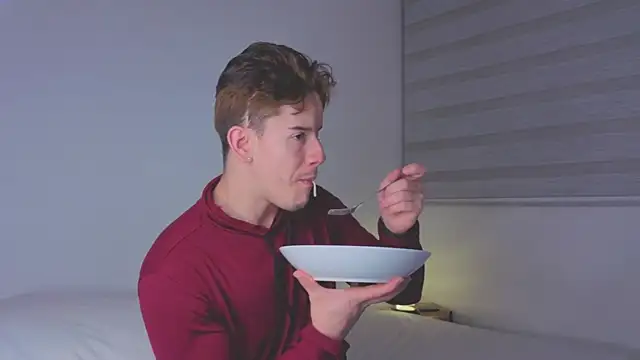 maxxcooper1 online show from December 2025 05:53:01 AM