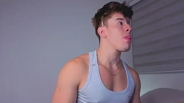 maxxcooper1 online show from December 2025 04:38:02 AM