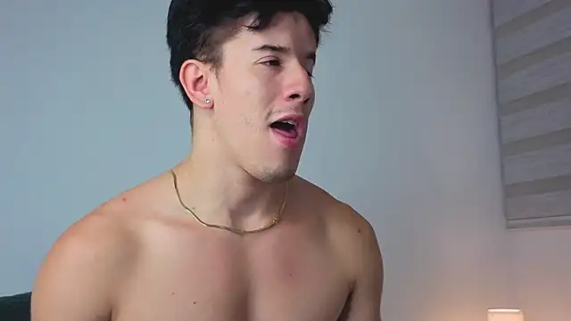 maxxcooper1 online show from January 2026 04:38:01 AM