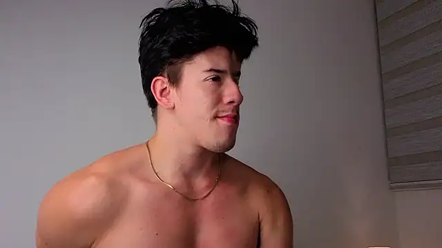 maxxcooper1 online show from February 2026 06:22:01 AM