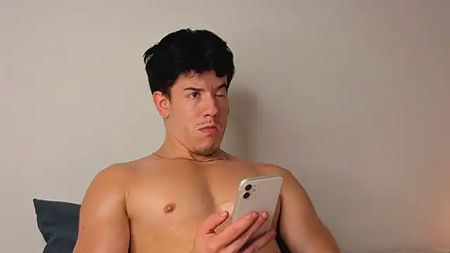 maxxcooper1 online show from January 2026 11:14:02 AM