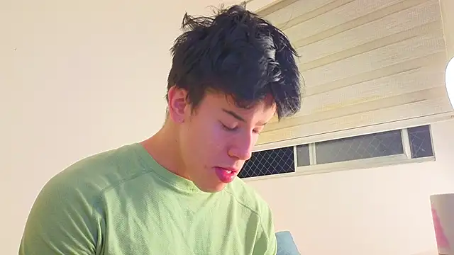 maxxcooper1 online show from February 2026 04:19:02 AM