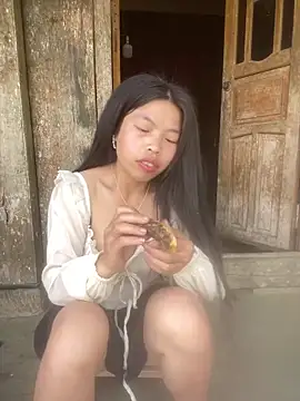 lux-su online show from April 2026 01:46:01 AM