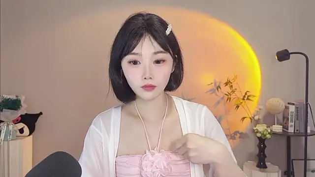 Snapshot of Pinkgirl520 chatting on May 2026 02:28:02 AM Pinkgirl520 online show from May 2026 02:28:02 AM