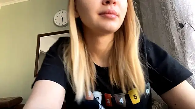 Snapshot of Leifuture chatting on February 2026 04:30:01 AM Leifuture online show from February 2026 04:30:01 AM