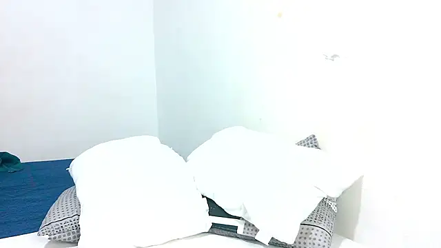 Sthefanyx2 online show from February 2026 01:17:02 AM