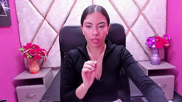 Alana Hotterr online show from December 2025 05:02:02 AM