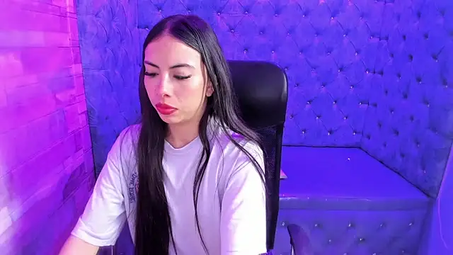 Alana Hotterr online show from February 2026 03:37:01 AM