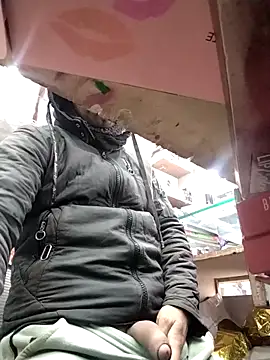 mohit08desi online show from December 2025 07:00:02 AM