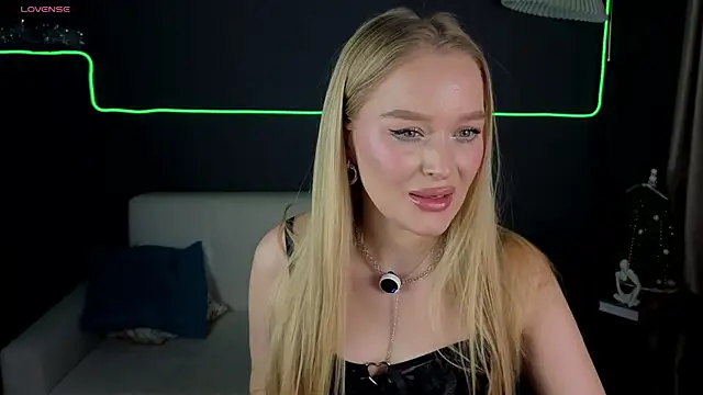 nanny mommy online show from December 2025 08:25:01 PM