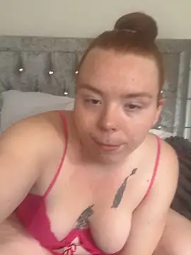 AnnieAinsx online show from April 2026 10:18:02 AM