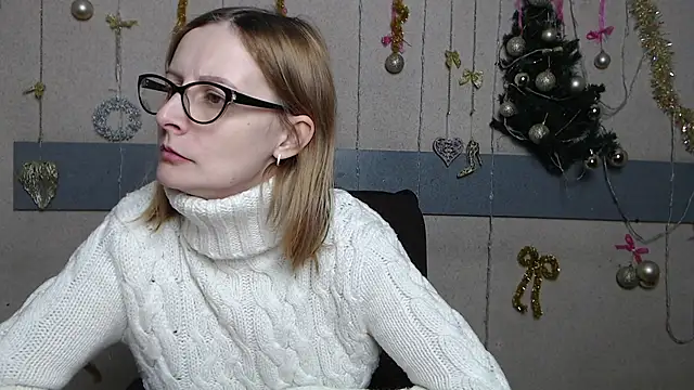 Snapshot of AliceMillss chatting on December 2025 02:11:01 PM AliceMillss online show from December 2025 02:11:01 PM