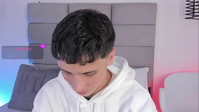 JoshClaarktt online show from April 2026 04:09:01 AM