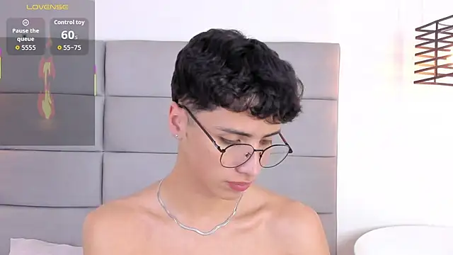 Snapshot of JoshClaarktt chatting on February 2026 03:59:02 AM JoshClaarktt online show from February 2026 03:59:02 AM