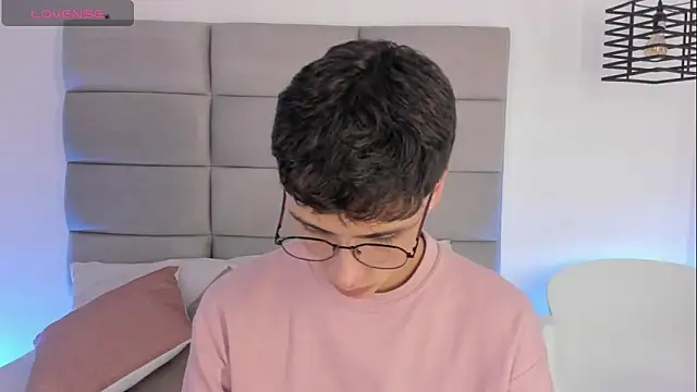 JoshClaarktt online show from April 2026 04:08:01 AM